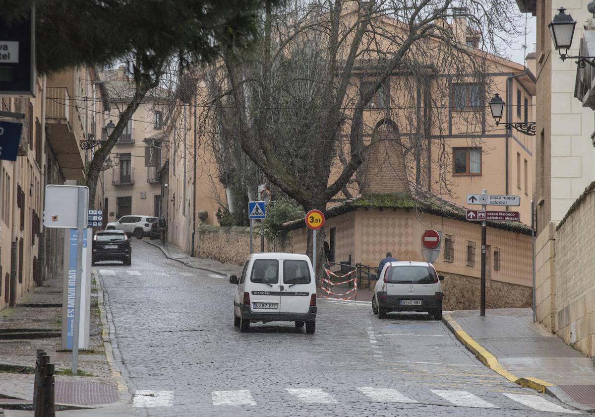 Uno de los puntos de control de acceso a la ZBE estará junto al hospital Recoletas.