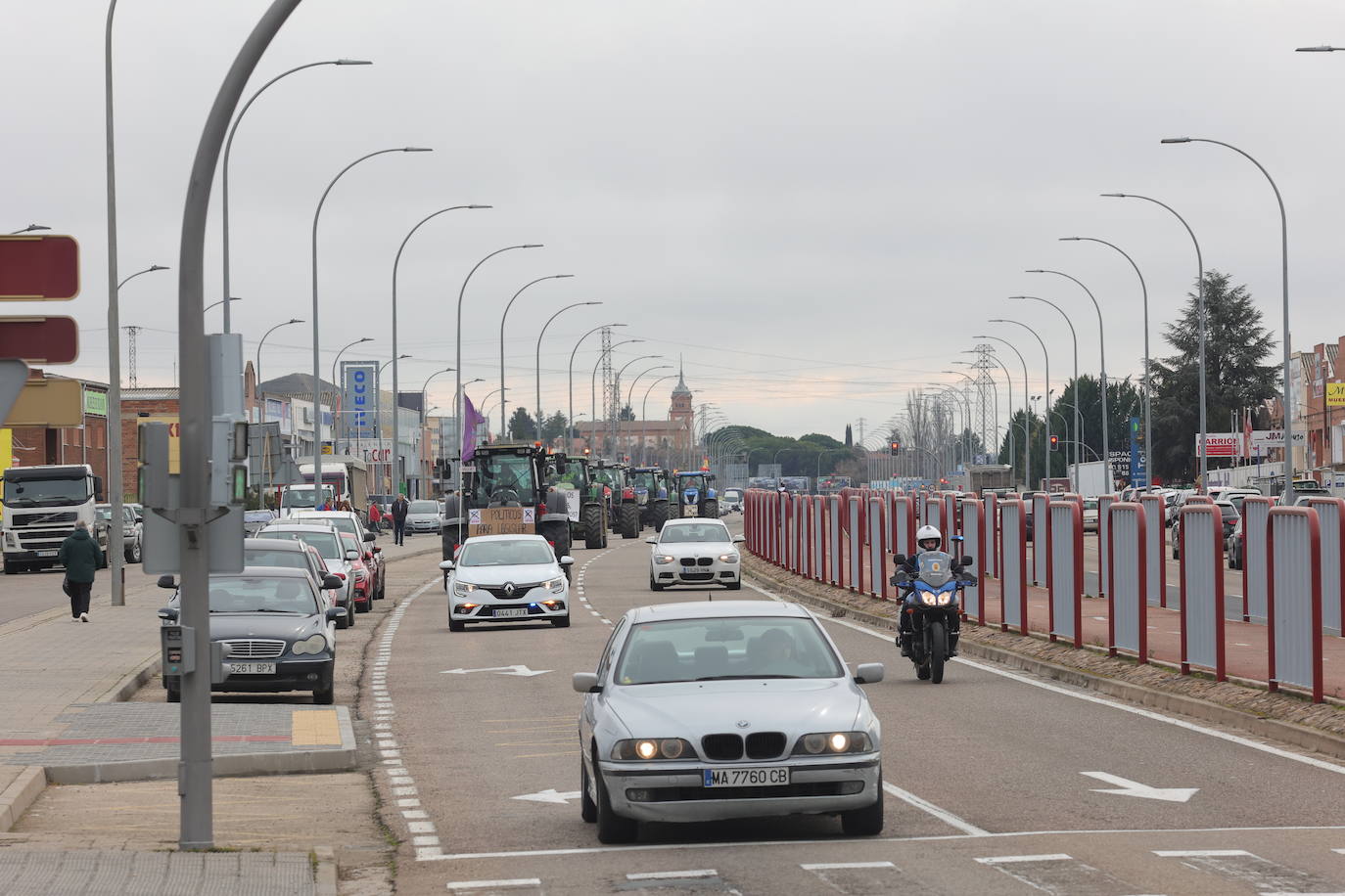 Los tractores parten hacia el centro de la capital palentina