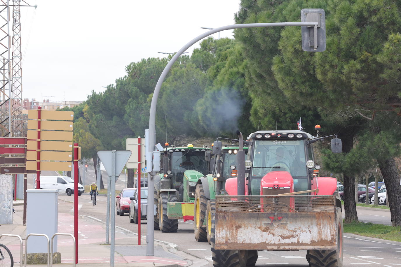 Los tractores parten hacia el centro de la capital palentina