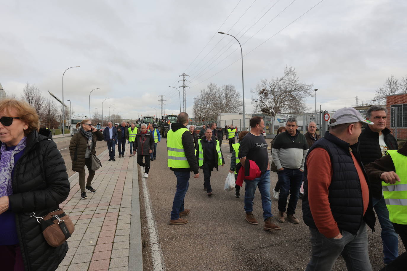 Los tractores parten hacia el centro de la capital palentina