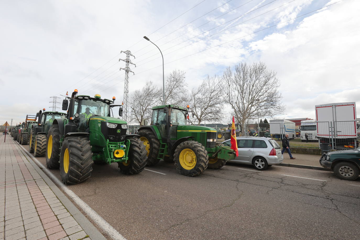 Los tractores parten hacia el centro de la capital palentina