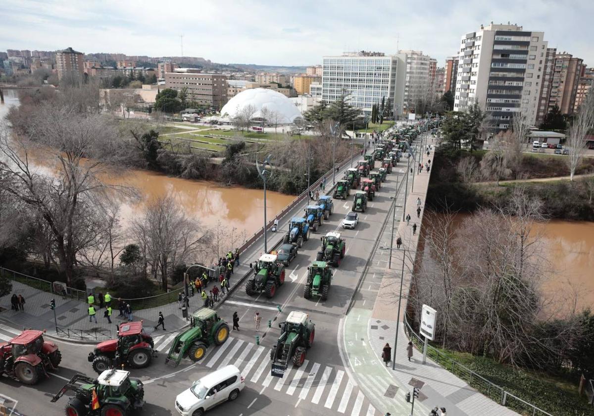 Carreteras cortadas este viernes por la huelga de agricultores, consulta el  mapa actualizado de la DGT