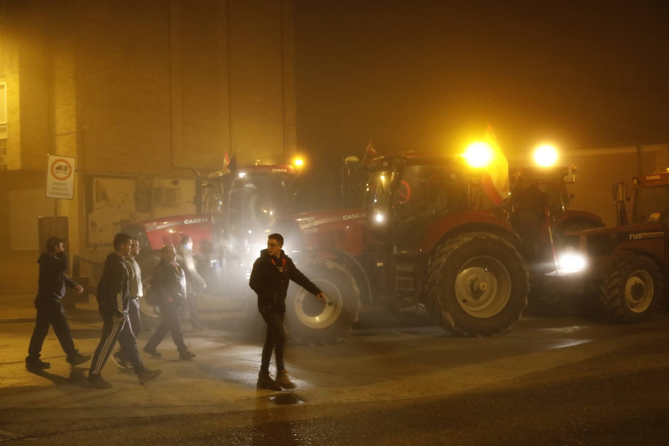 El recorrido de los tractores desde Peñafiel hasta Valladolid