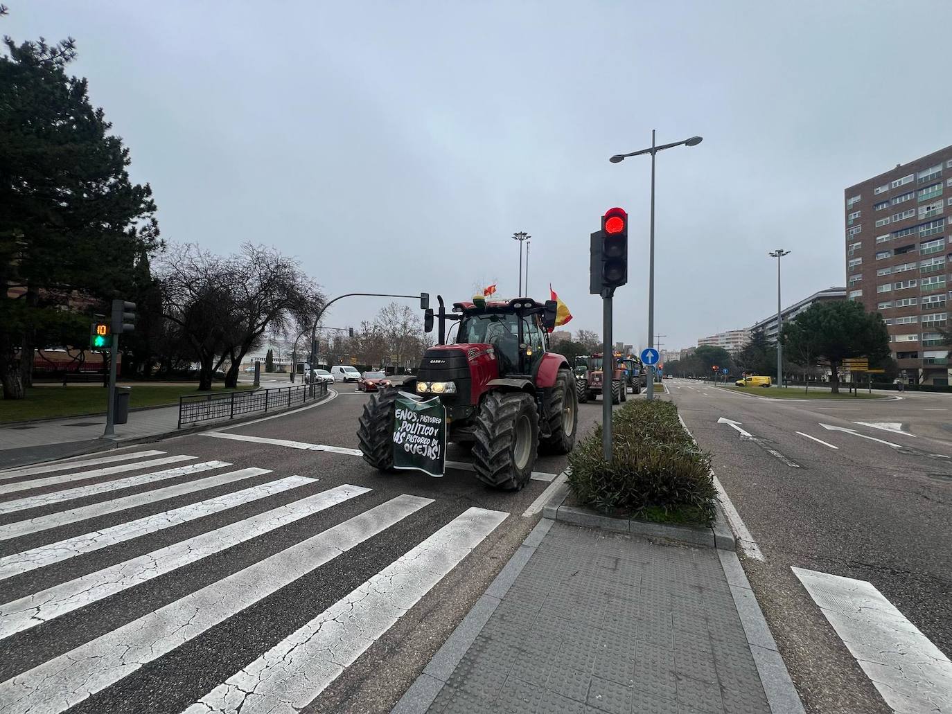 El recorrido de los tractores desde Peñafiel hasta Valladolid