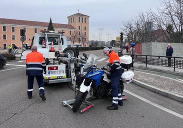 Herido un policía al ser golpeado por una furgoneta al paso de los manifestantes