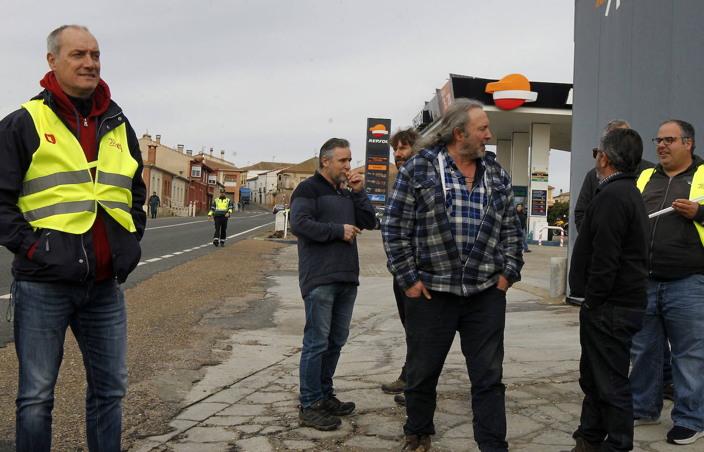 La protesta de agricultores en Santa María, en imágenes
