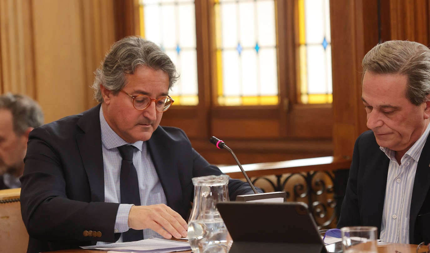 El pleno del Ayuntamiento aprueba una moción de reprobación contra el concejal Ricardo Carrancio