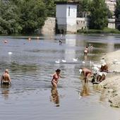 Ayuntamiento y CHD acordarán cómo ejecutar la piscina natural en la playa de Moreras