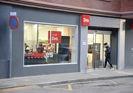 Supermercado de la calle Diagonal en el que fueron encontradas las dos niñas.