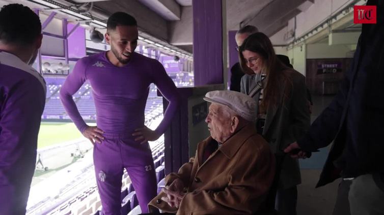 El nonagenario José María Pérez recibió un homenaje del Real Valladolid