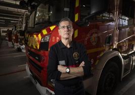 Abilio de Vega en el Parque de Bomberos de las Eras.