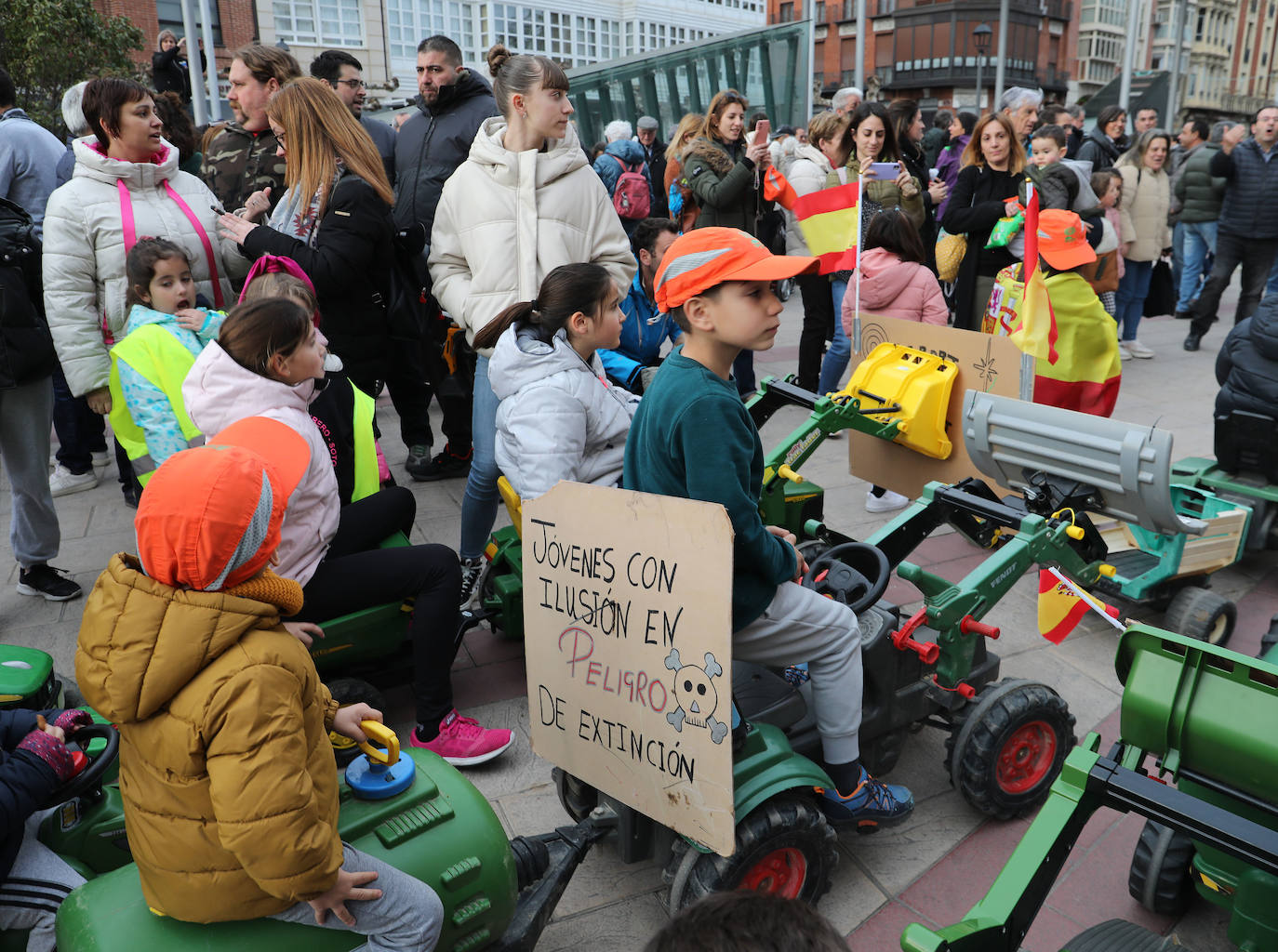 Los niños de Palencia defienden la agricultura y la ganadería