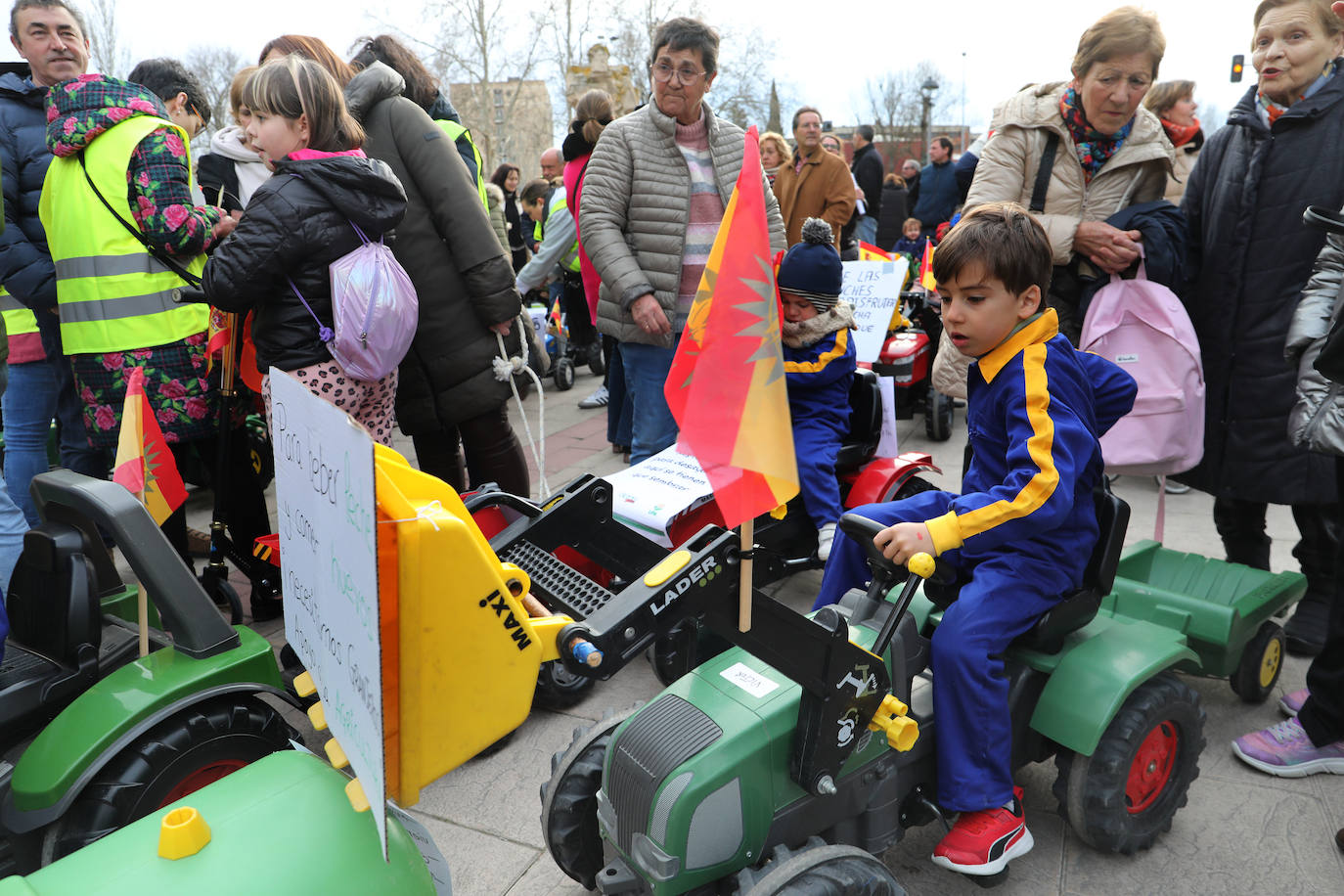 Los niños de Palencia defienden la agricultura y la ganadería