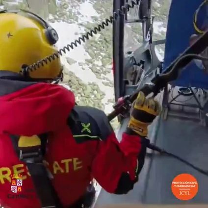 Rescate en helicóptero de un montañero en Segovia