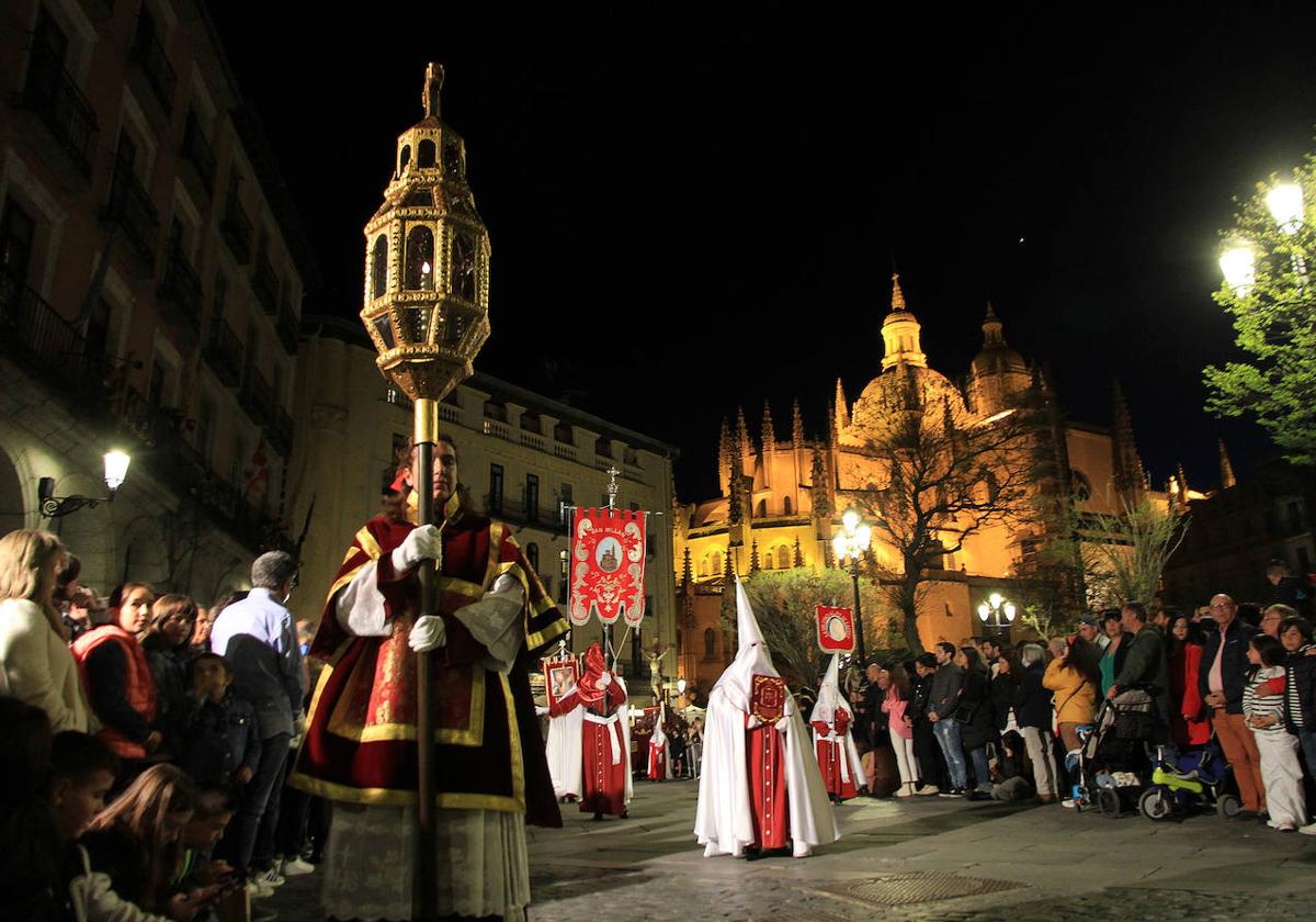 Participantes en la Procesión de los Pasos del pasado año.