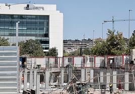 Construcción de un nuevo bloque de edificios, en la Ciudad de la Comunicación, en Valladolid.