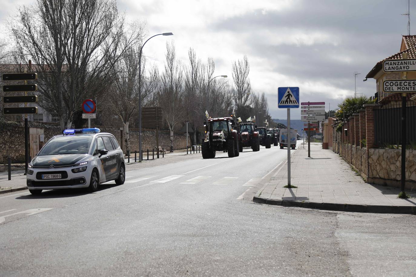 Así ha sido la llegada de los tractoristas a Peñafiel tras las protestas en Madrid