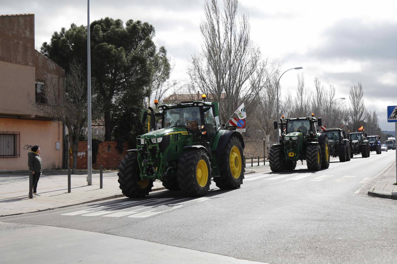 Así ha sido la llegada de los tractoristas a Peñafiel tras las protestas en Madrid