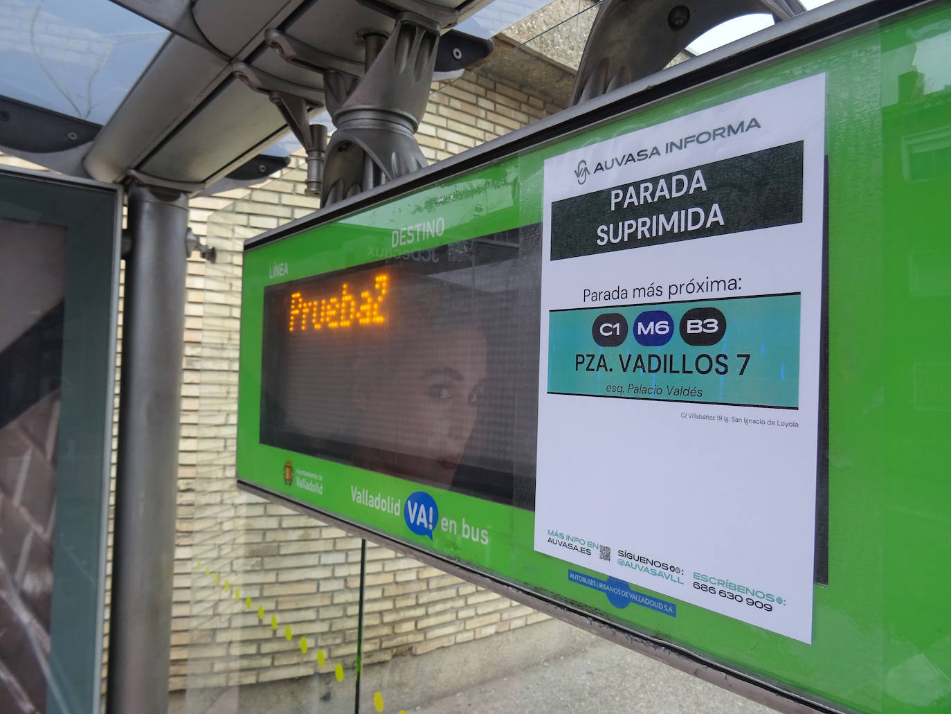 Parada de autobúas suprimida temporalmente por el corte al tráfico del túnel de Vadillos.