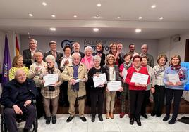 Interventores y apoderados, con altos cargos del PP, en la sede de Palencia.