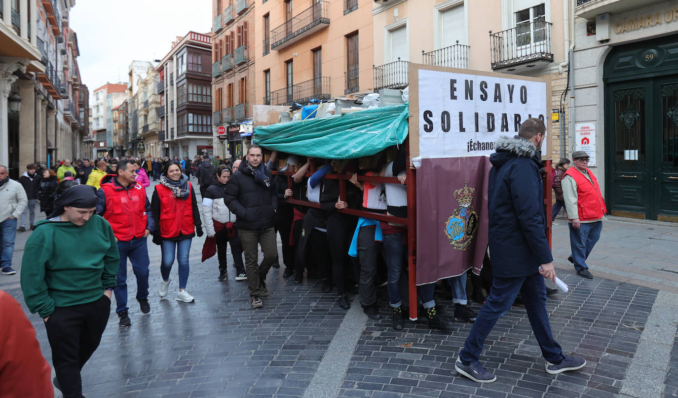 La Semana Santa se ensaya en Palencia con solidaridad