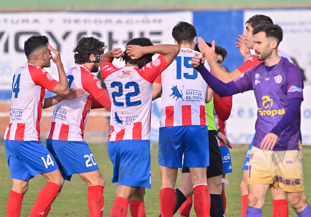 El Atlético Tordesillas desperdicia la ocasión de acercarse al liderato
