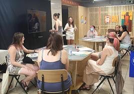 Uno de los talleres organizados en Galerías VA.