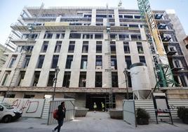 Obras en el edificio antiguo de El Corte Inglés en la calle Constitución