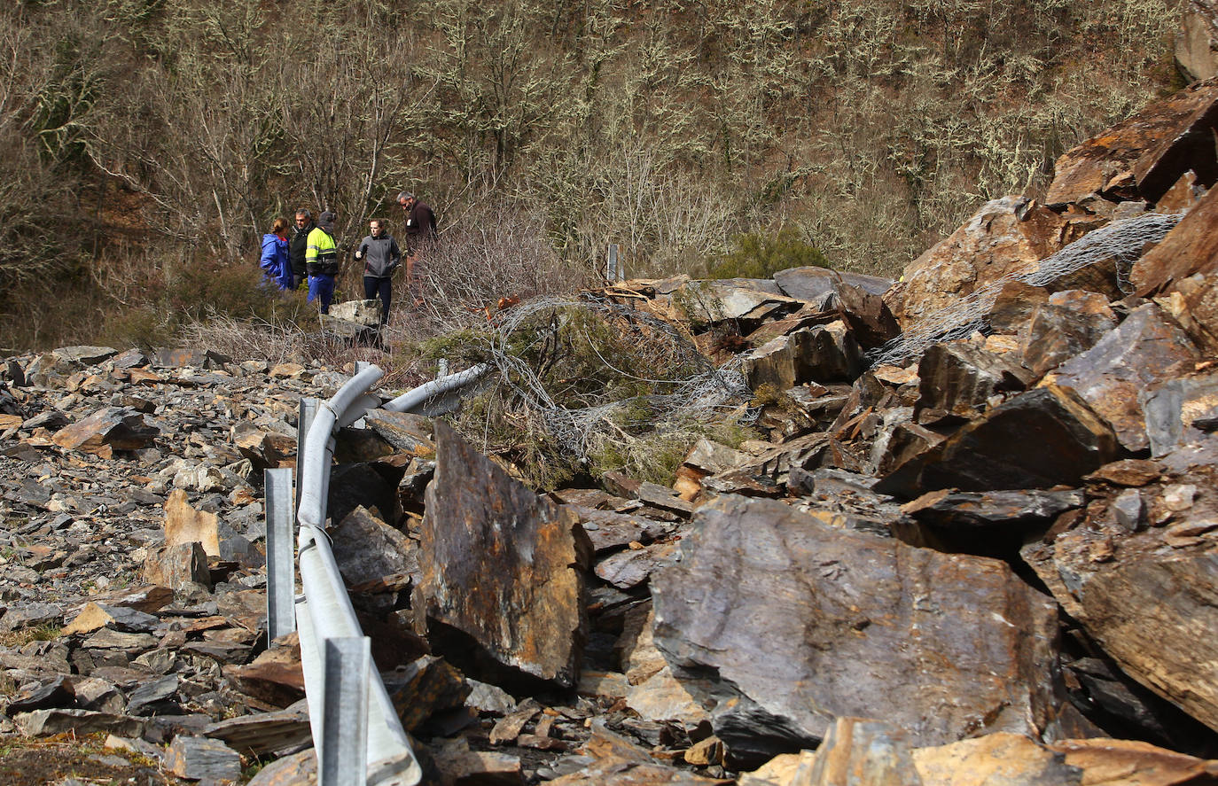 Derrumbe En La Carretera De Acceso A La Localidad De Fornela (León ...