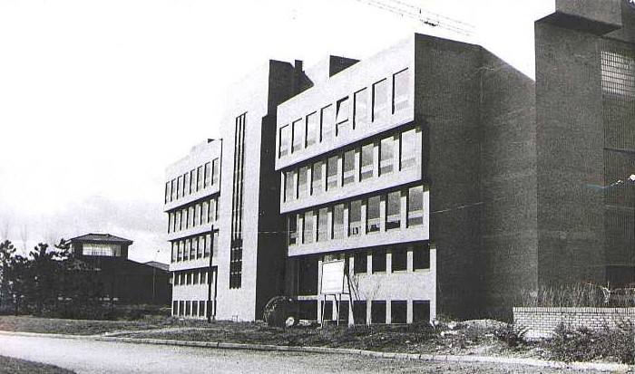 Escuela de Arquitectura, todavía en construcción años 70.