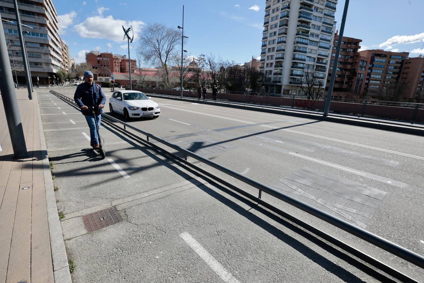 Cambios en los carriles del puente de Isabel la Católica