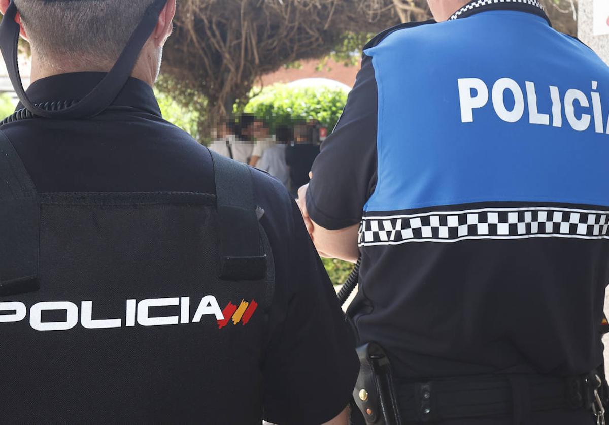 Agentes de ambos cuerpos, juntos en una actuación en Palencia.