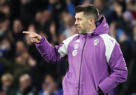 Paulo Pezzolano, durante el último partido del Real Valladolid.