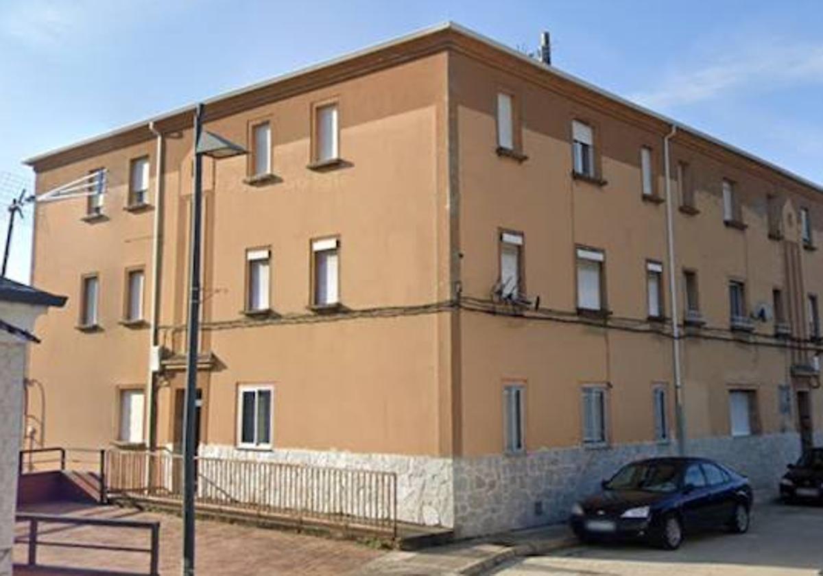 Imagen de la calle Federico García Lorca de Toreno, donde se ubica la vivienda de la dos mujeres fallecidas.