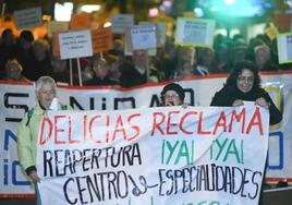 Manifestación de los vecinos de Delicias en noviembre de 2019 para reclamar la reapertura del Centro de Especialidades.