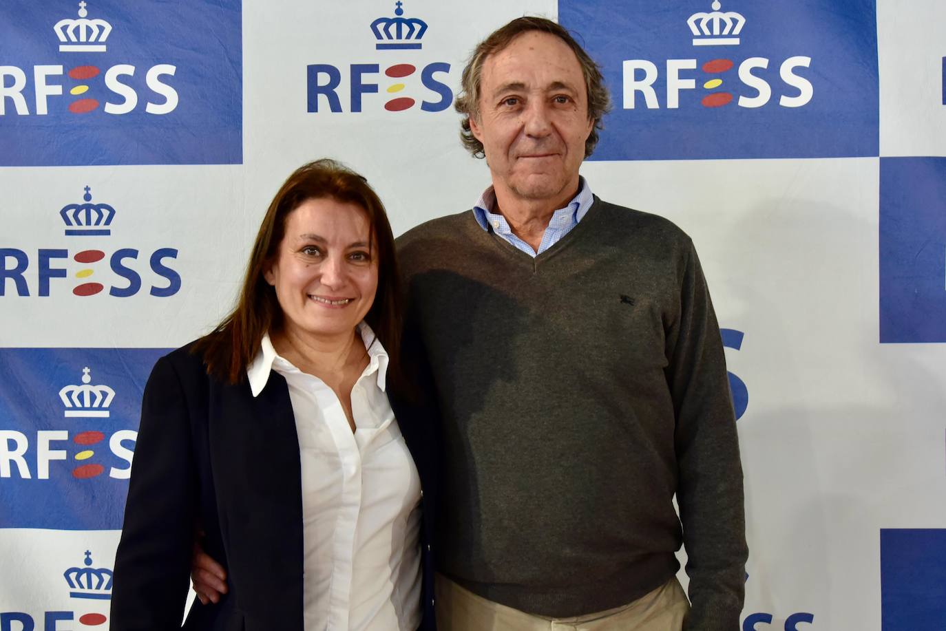 La presidenta de la RFESS, Isabel García Sanz, junto al gerente de la FMD, Francisco de Borja Lara.