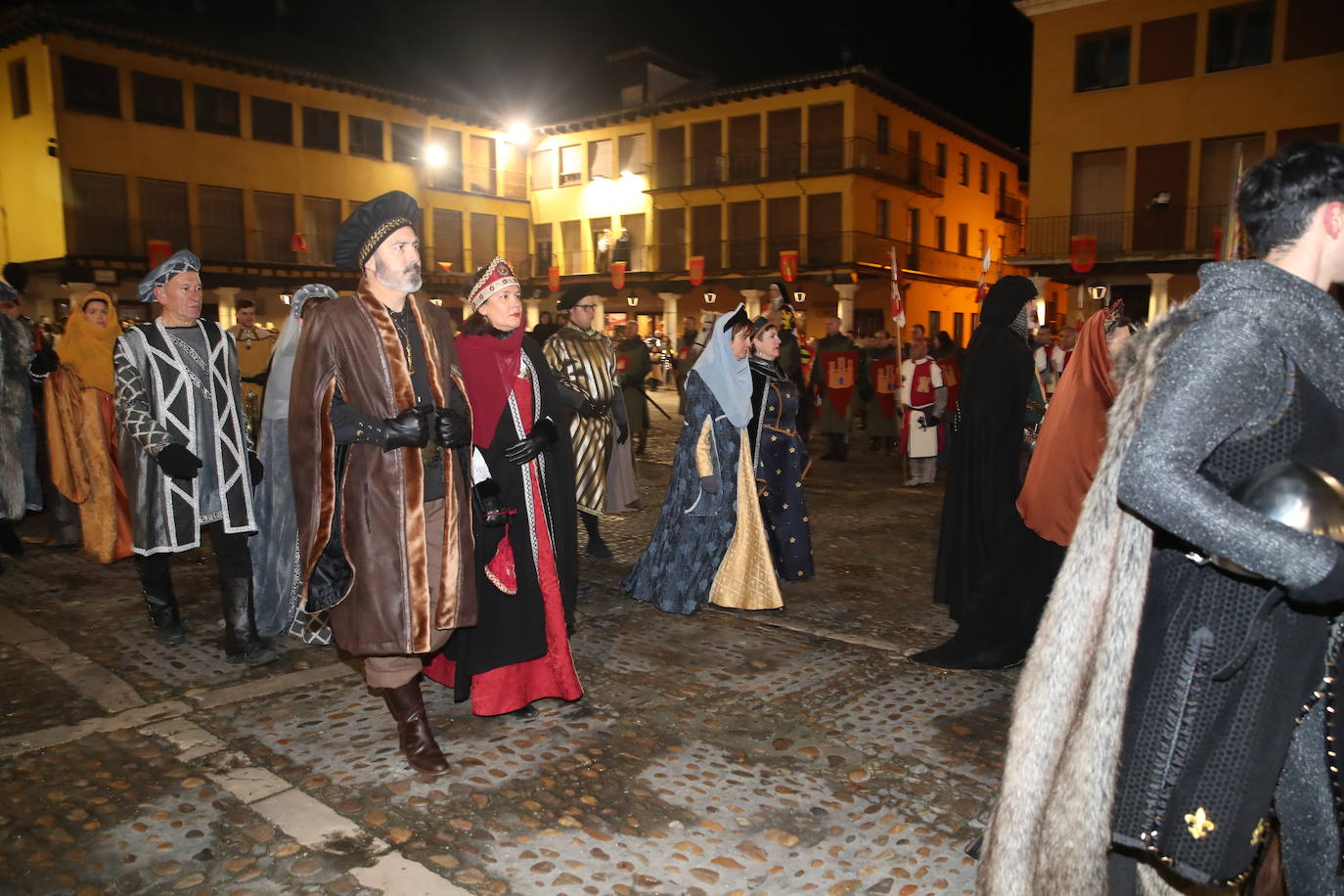 Las calles de Tordesillas rinden pleitesía a la reina Juana de Castilla