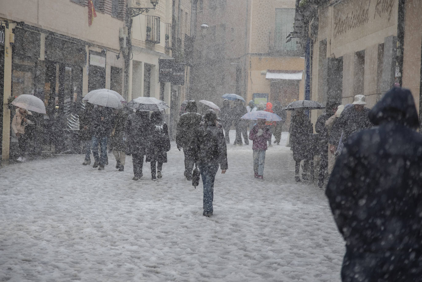 La nevada en Segovia capital, en imágenes