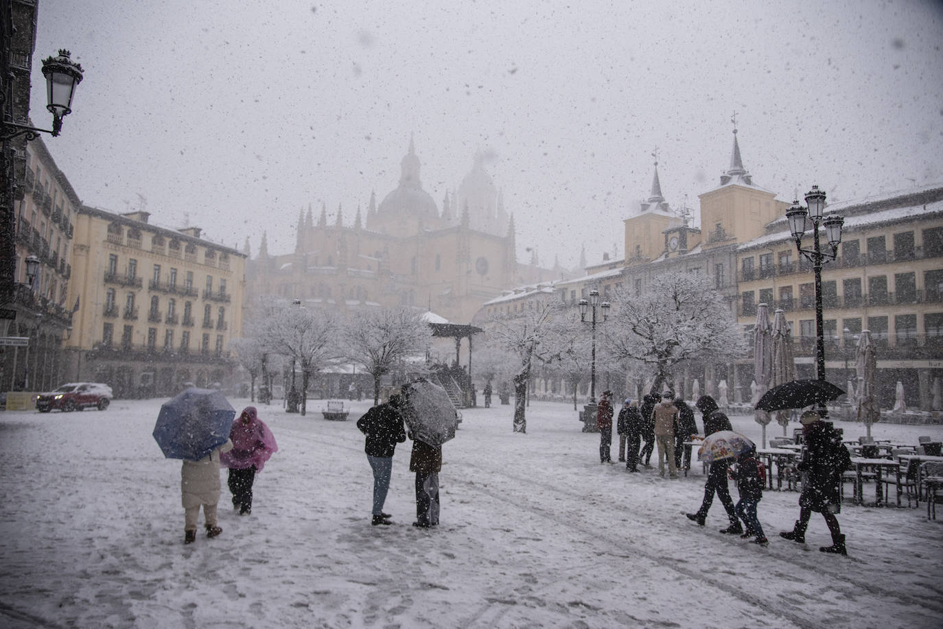 La nevada en Segovia capital, en imágenes