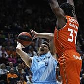 El Zunder Palencia deja escapar otra oportunidad en Valencia