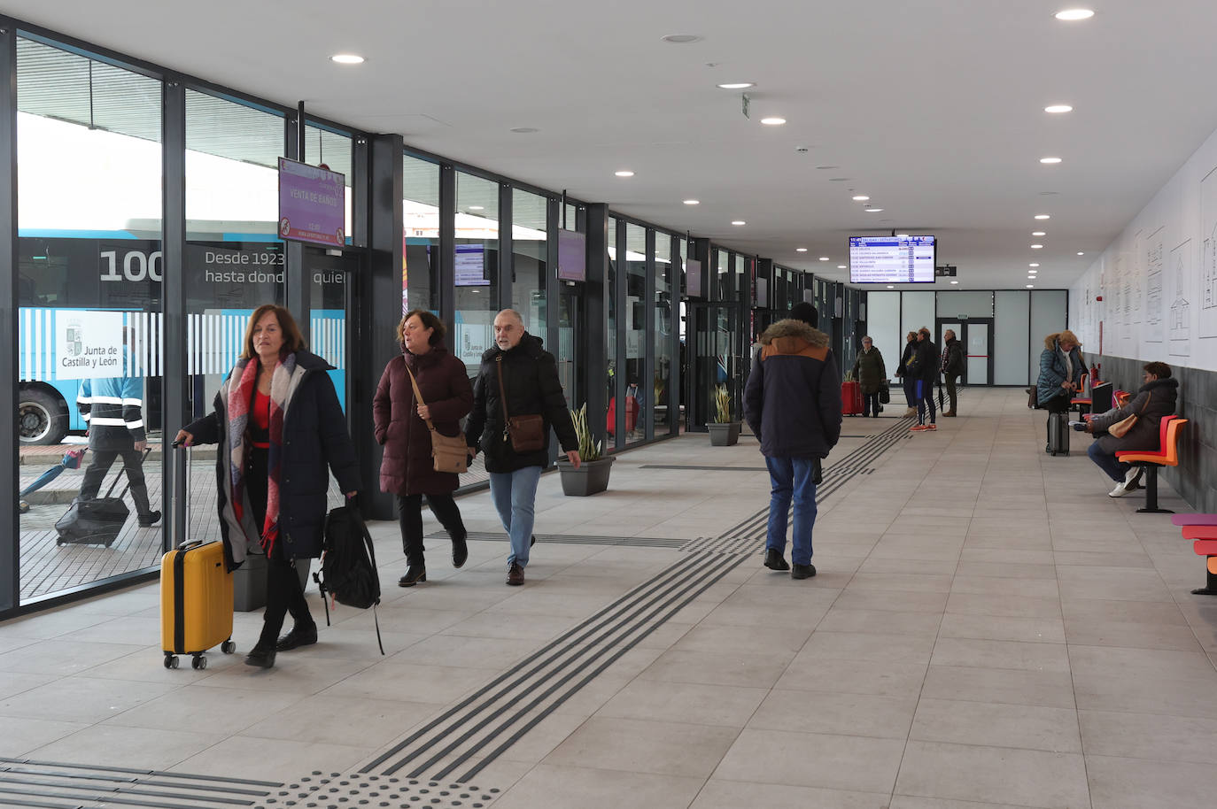 Mañueco inaugura la nueva estación de autobuses de Palencia