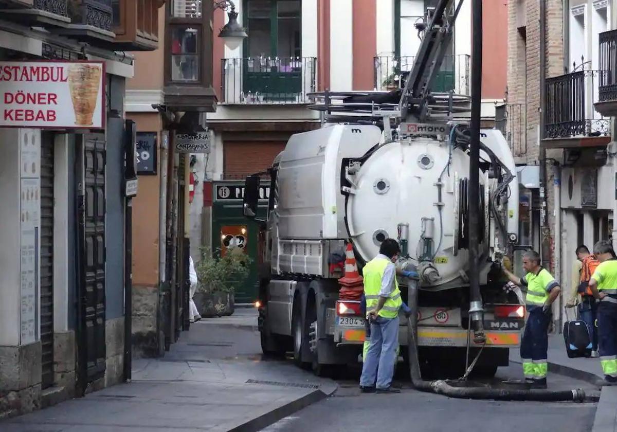 Cierre previo en la calle Macías Picavea