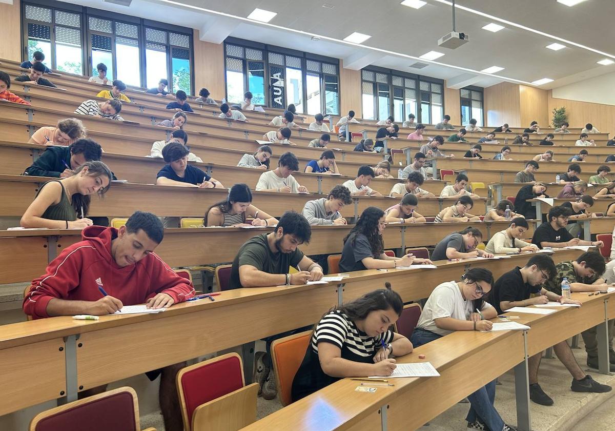 Estudiantes en una imagen de archivo.