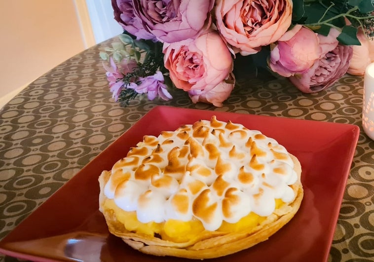 Tarta de naranja con merengue