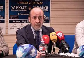 José María Valentín-Gamazo anunciando su retirada como presidente del VRAC.