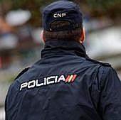 Detenido por agredir a una mujer en un portal para robarle el bolso