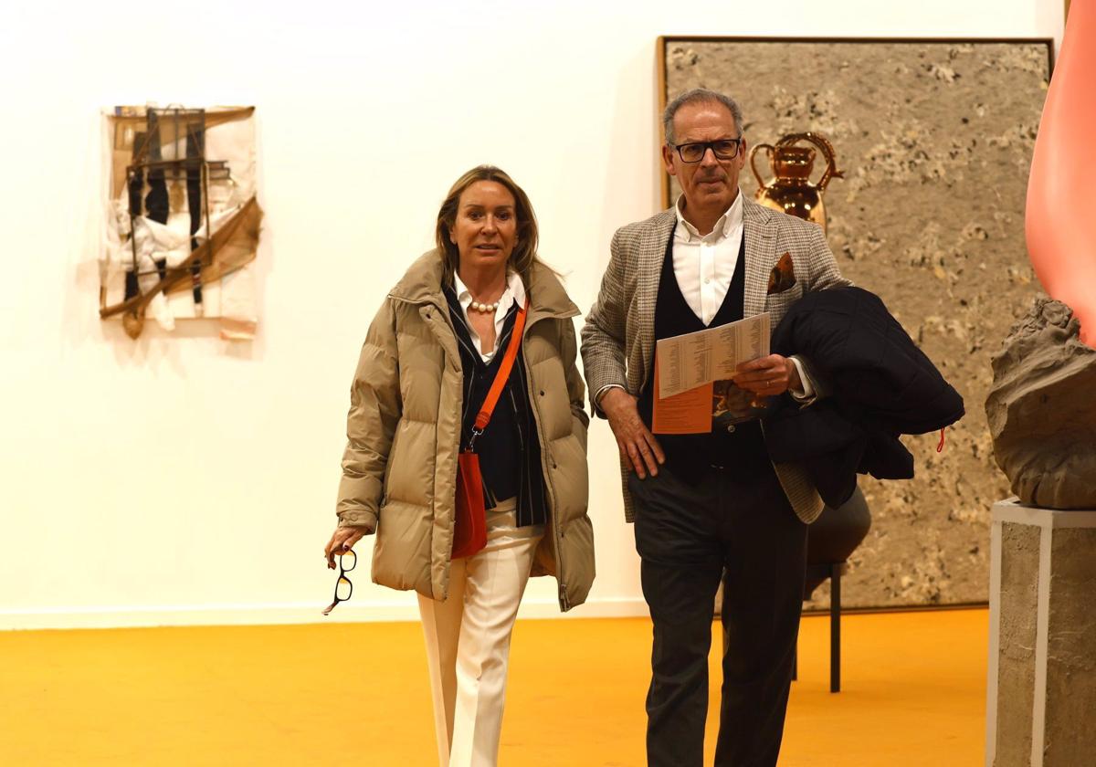 Marina Castaño junto al doctor Enrique Puras, en su visita a ARCO.