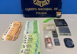 Dinero, drogas y otros elementos inacutados por la Policía Nacional en Miranda de Ebro.