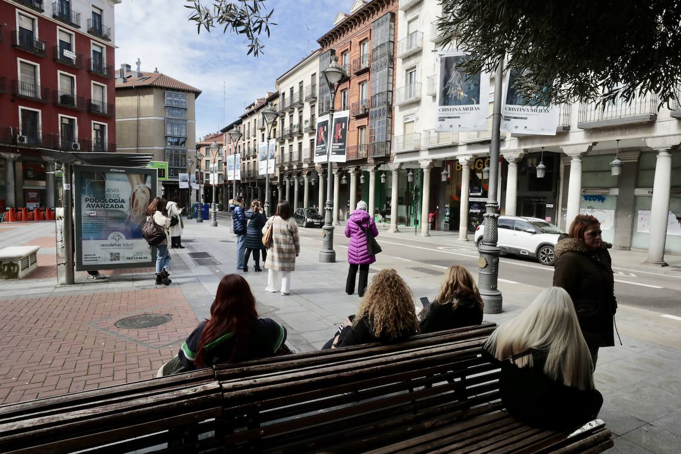 Un paseo en imágenes por la plaza de Fuente Dorada