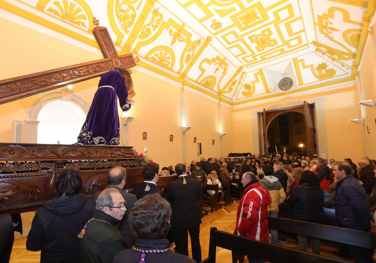 El Vía Crucis del &#039;Nazareno viejo&#039; en la plaza de San Pablo